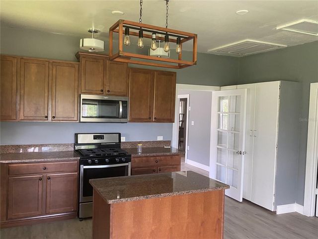 431 S MIAMI STREET, Lake Wales, FL 33853