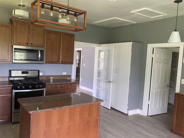 431 S MIAMI STREET, Lake Wales, FL 33853