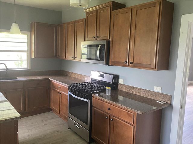 431 S MIAMI STREET, Lake Wales, FL 33853