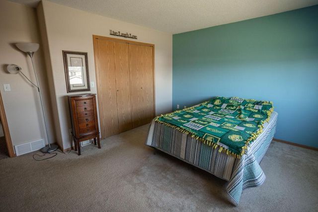 2111 61st Avenue S, Fargo, ND 58104