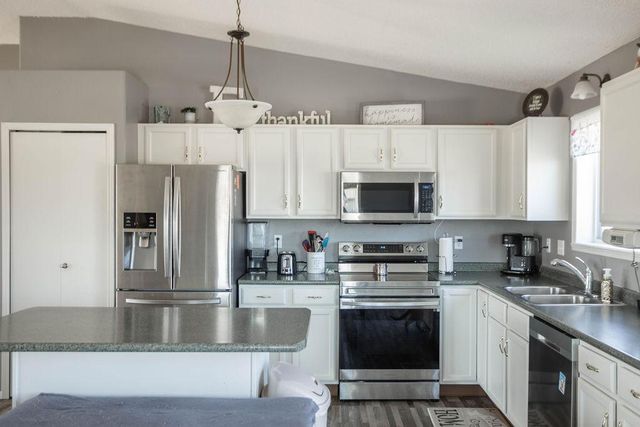 2111 61st Avenue S, Fargo, ND 58104