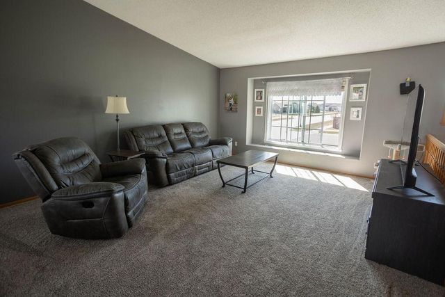 2111 61st Avenue S, Fargo, ND 58104