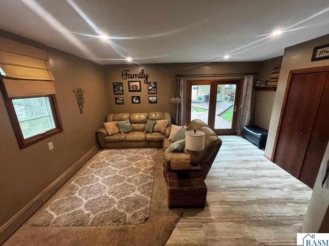 210 N 3rd Street, St. Peter, MN 56082