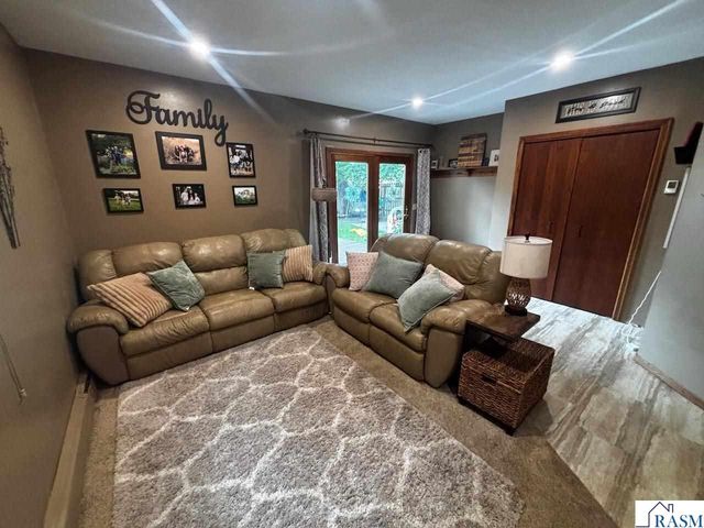 210 N 3rd Street, St. Peter, MN 56082