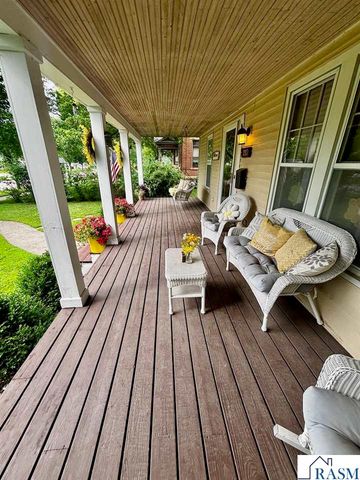 210 N 3rd Street, St. Peter, MN 56082