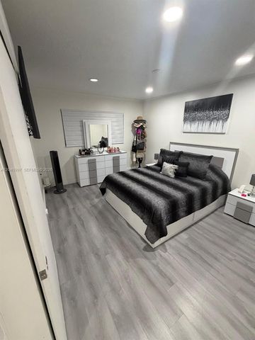 9520 SW 8th St 121, Miami, FL 33174