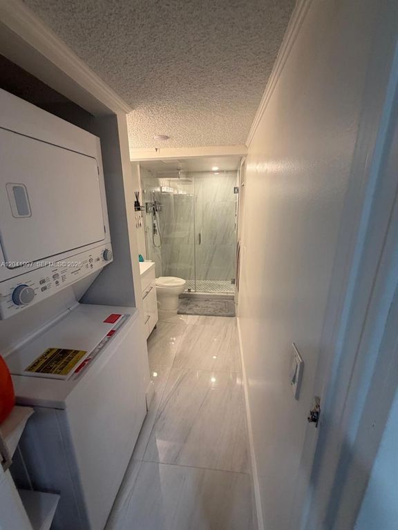 9520 SW 8th St 121, Miami, FL 33174