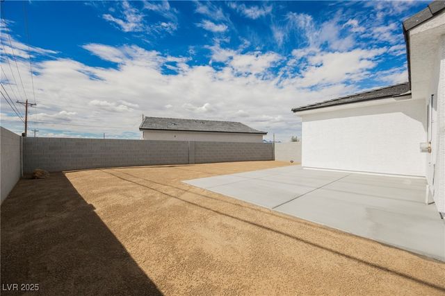 581 Valiant Avenue, Pahrump, NV 89060