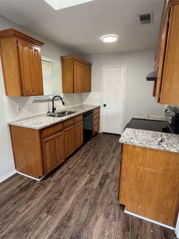 8208 Alsace Court, Fort Worth, TX 76134 — photo 3