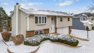 730 Chestnut Court, Algonquin, IL 60102