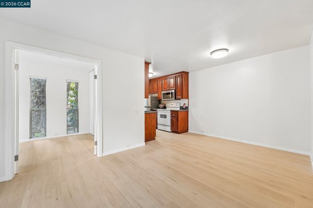 150 Sharene Ln 103, Walnut Creek, CA 94596