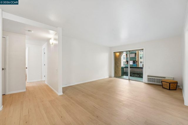 150 Sharene Ln 103, Walnut Creek, CA 94596