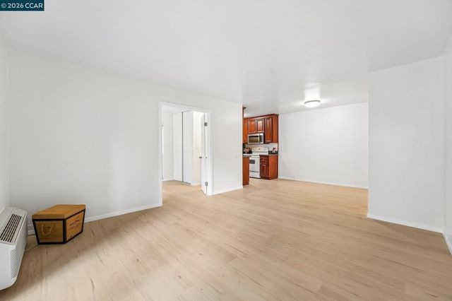 150 Sharene Ln 103, Walnut Creek, CA 94596
