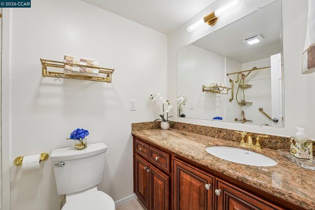 150 Sharene Ln 103, Walnut Creek, CA 94596