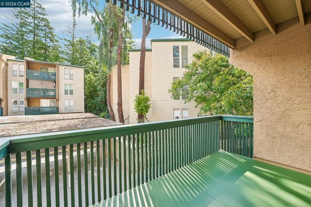 150 Sharene Ln 103, Walnut Creek, CA 94596