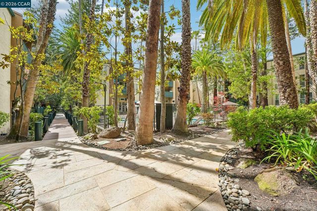 150 Sharene Ln 103, Walnut Creek, CA 94596