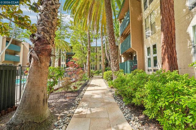 150 Sharene Ln 103, Walnut Creek, CA 94596