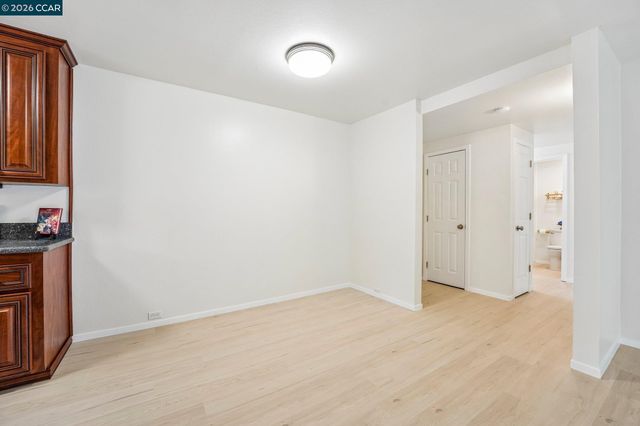 150 Sharene Ln 103, Walnut Creek, CA 94596
