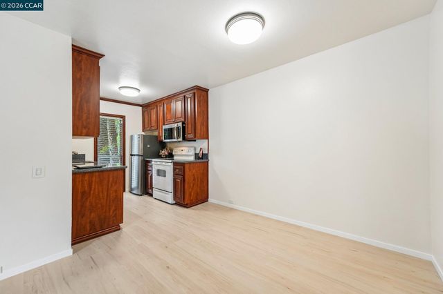 150 Sharene Ln 103, Walnut Creek, CA 94596