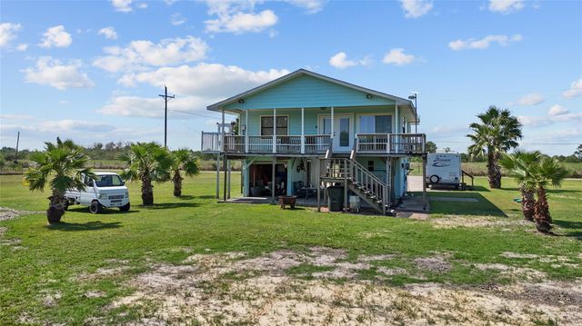 540 Bayou Avenue, Anahuac, TX 77514