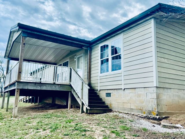 11 S Dade 203, Everton, MO 65646