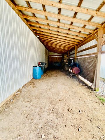 11 S Dade 203, Everton, MO 65646