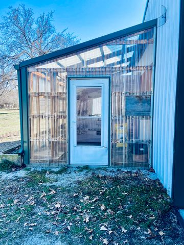 11 S Dade 203, Everton, MO 65646