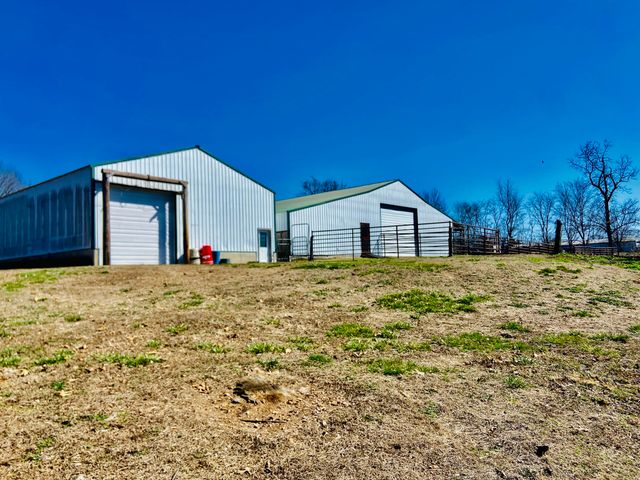 11 S Dade 203, Everton, MO 65646