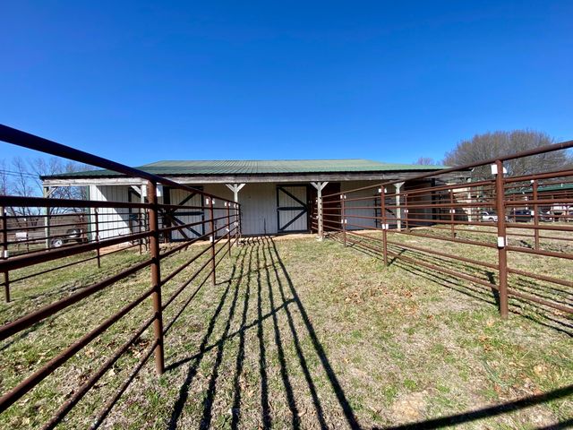 11 S Dade 203, Everton, MO 65646