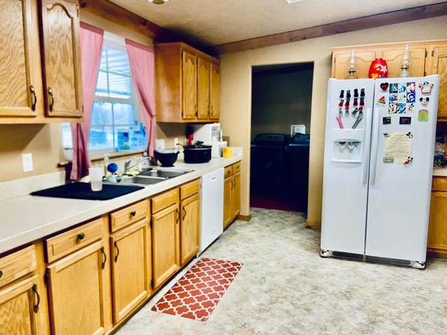 11 S Dade 203, Everton, MO 65646