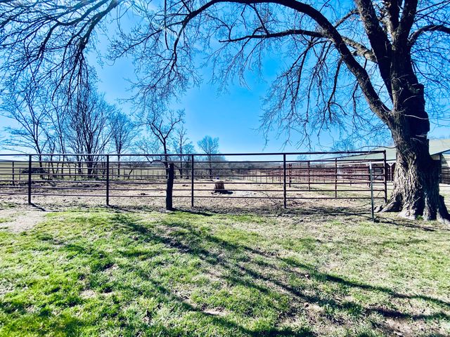 11 S Dade 203, Everton, MO 65646