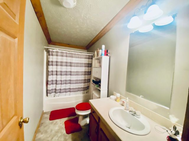 11 S Dade 203, Everton, MO 65646