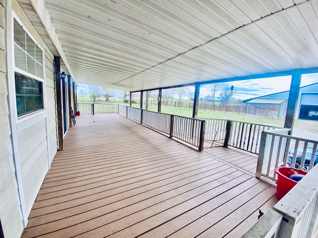 11 S Dade 203, Everton, MO 65646