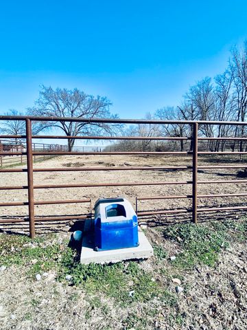 11 S Dade 203, Everton, MO 65646