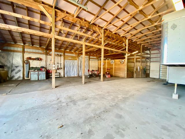 11 S Dade 203, Everton, MO 65646