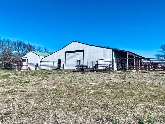 11 S Dade 203, Everton, MO 65646