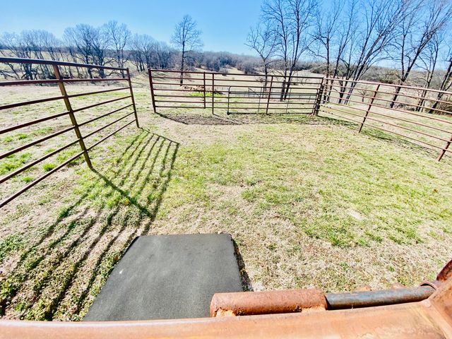 11 S Dade 203, Everton, MO 65646