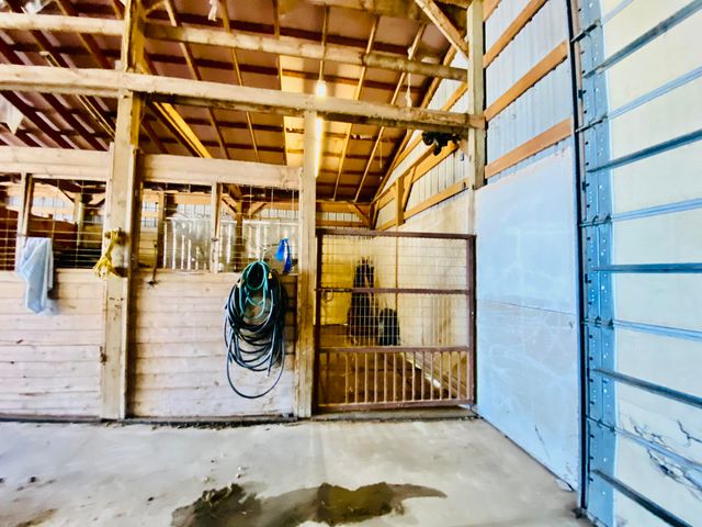 11 S Dade 203, Everton, MO 65646