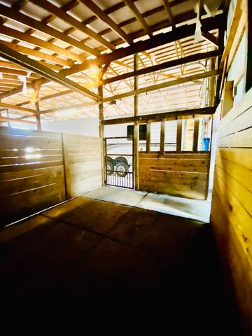 11 S Dade 203, Everton, MO 65646