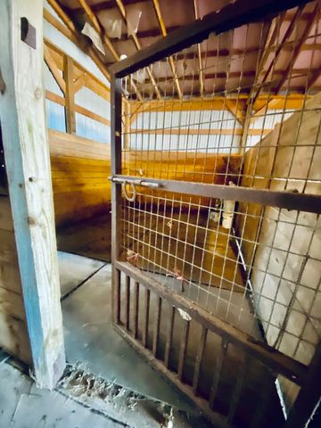 11 S Dade 203, Everton, MO 65646