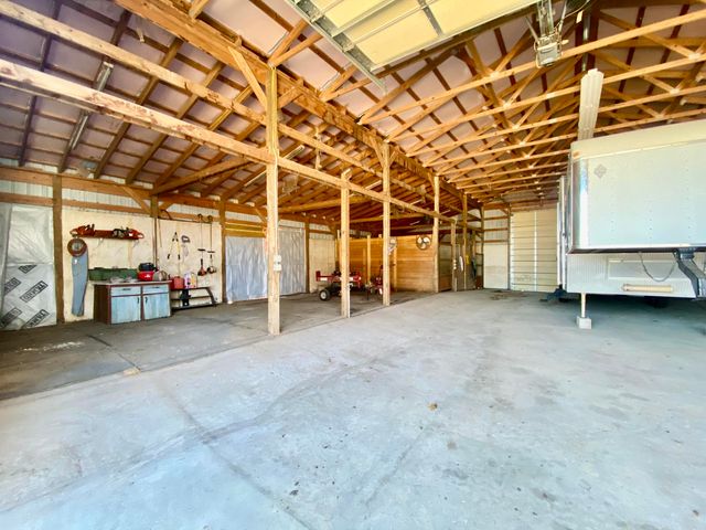 11 S Dade 203, Everton, MO 65646