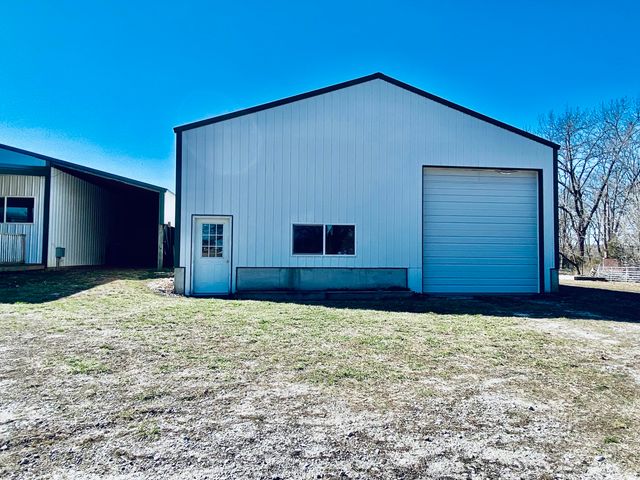 11 S Dade 203, Everton, MO 65646