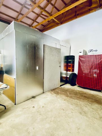 11 S Dade 203, Everton, MO 65646