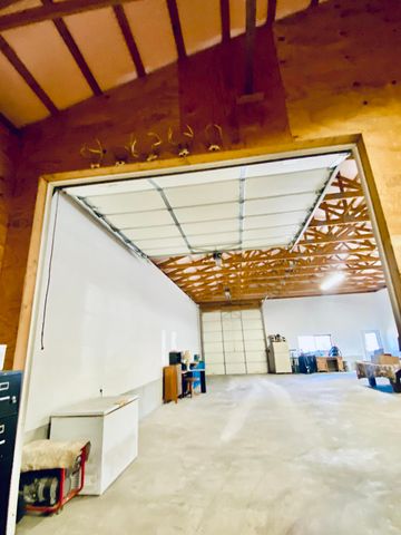 11 S Dade 203, Everton, MO 65646