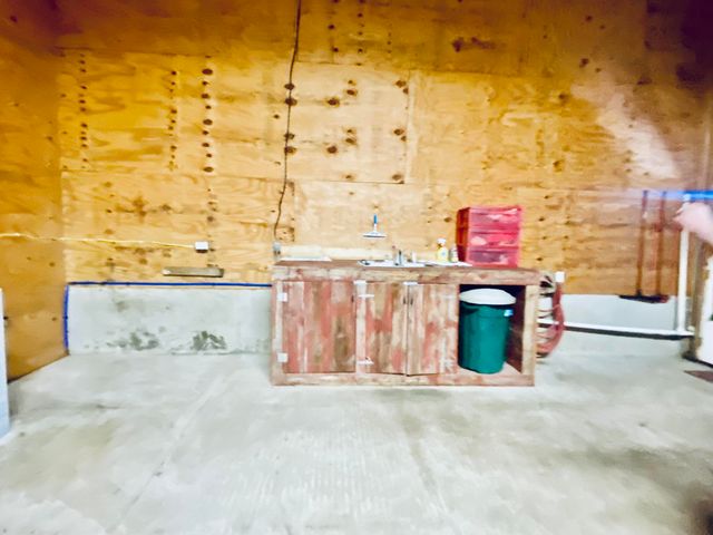 11 S Dade 203, Everton, MO 65646