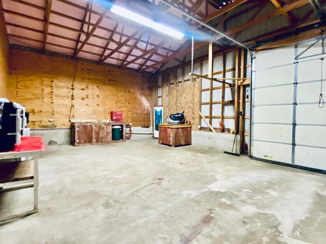 11 S Dade 203, Everton, MO 65646