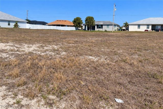 929 Nelson RD N, Cape Coral, FL 33993