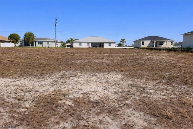 929 Nelson RD N, Cape Coral, FL 33993