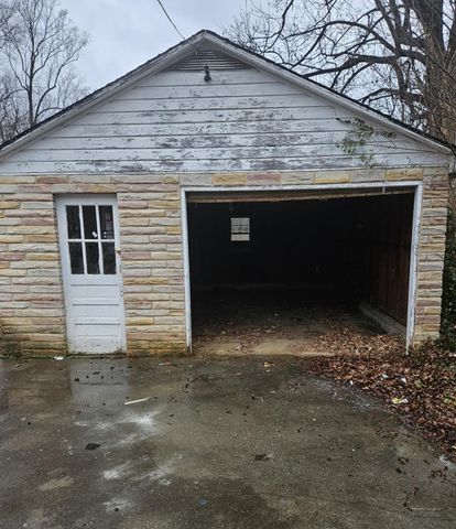 2738 Cedarhurst AVE, Roanoke, VA 24012