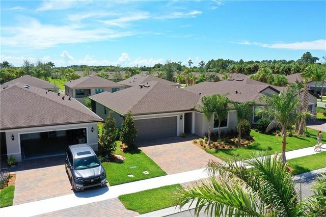 5212 Jasper Square, Vero Beach, FL 32967